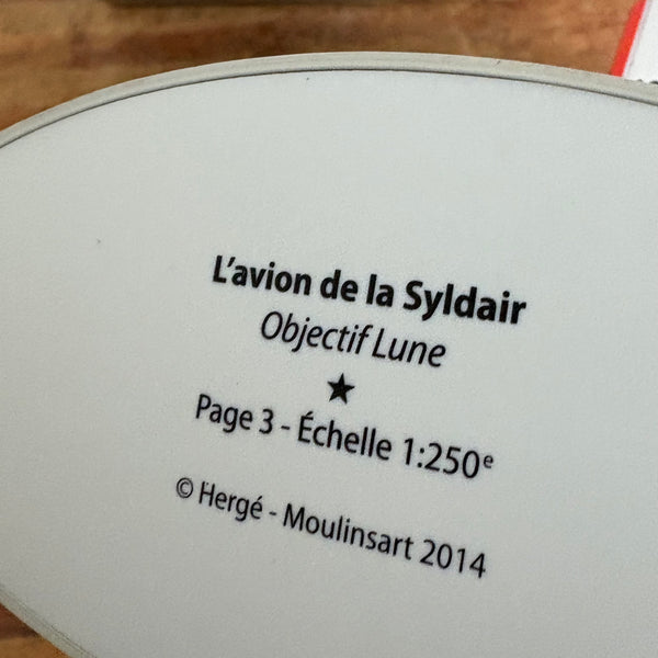 Modell Figur und Buch Tim und Struppi das Syldavisches Flugzeug mit Kapitän Haddock
aus Ziel Mond