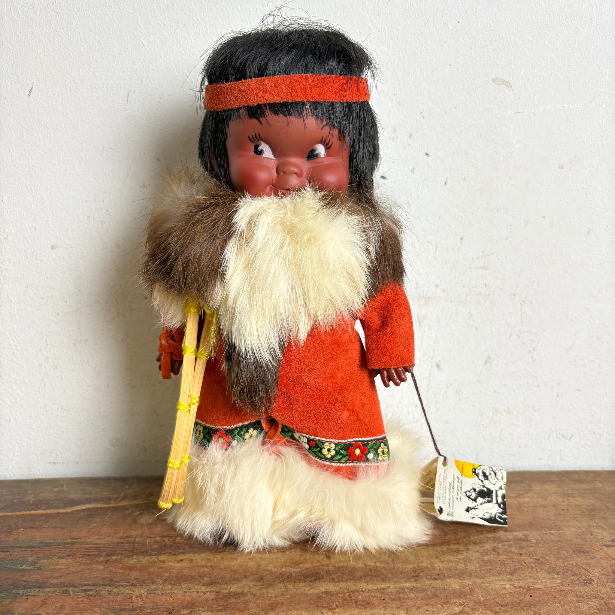 Vintage Mid Century Inuit Puppe