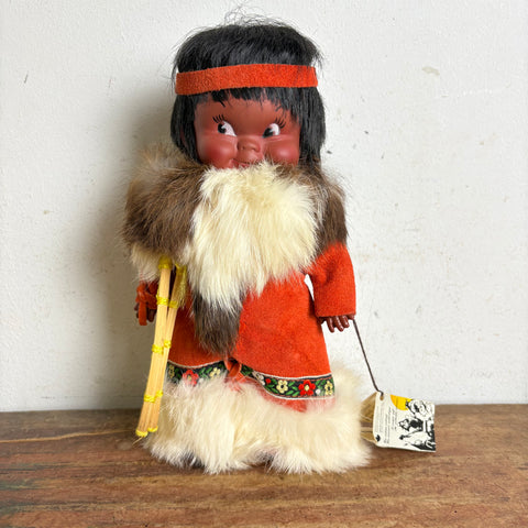 Vintage Mid Century Inuit Puppe