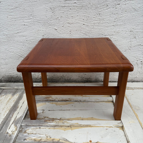 Vintage Dänischer Teak Beistelltisch von Niels Bach für Randers Møbelfabrik