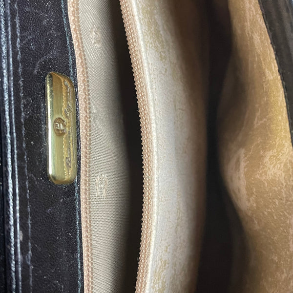 Aigner Lederhandtasche zum umhängen in Schwarz