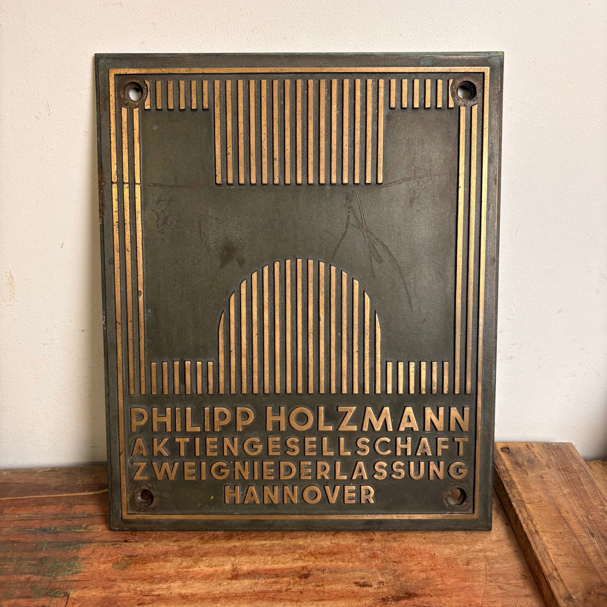 Original Art Deco Bronze Schild PHILIPP HOLZMANN
AKTIENGESELLSCHAFT ZWEIGNIEDERLASSUNG
HANNOVER