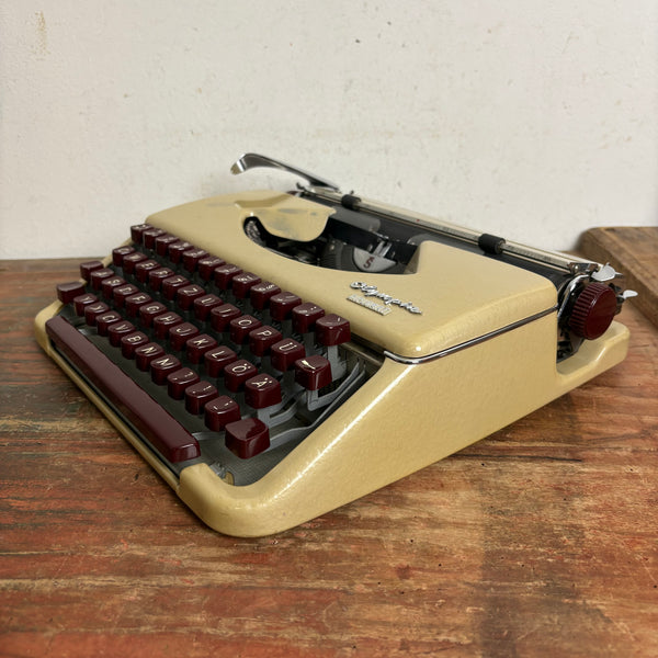 Vintage Reiseschreibmaschine Diplomat von Olympia