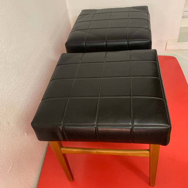 2 Mid Century Design Hocker