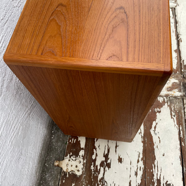 Vintage Mid Century Teakholzolz Kommode von Silkeborg