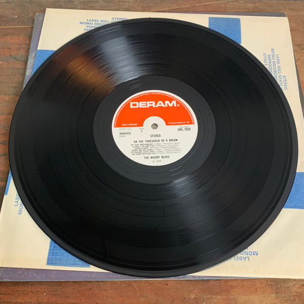 LP On The Threshold Of A Dream von The Moody Blues