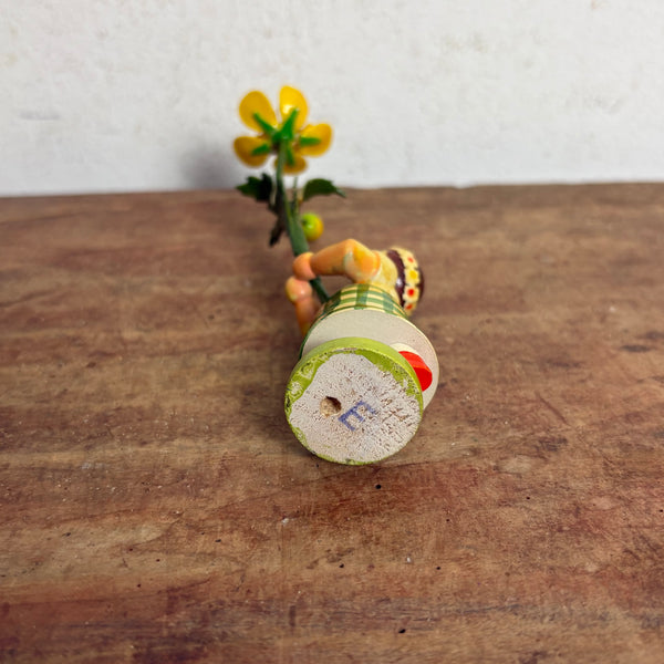 Blumenkind Mädchen mit gelber  Blume von Weha