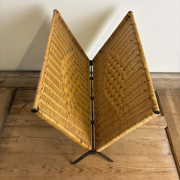 Vintage Zeitschriftenständer aus Rattan und Metall