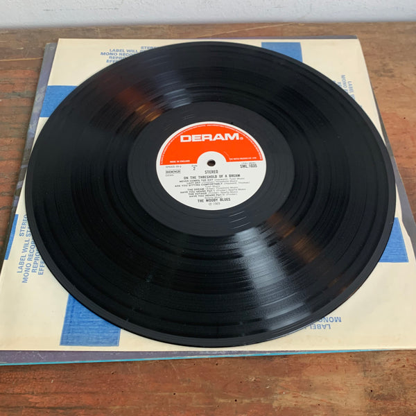 LP On The Threshold Of A Dream von The Moody Blues