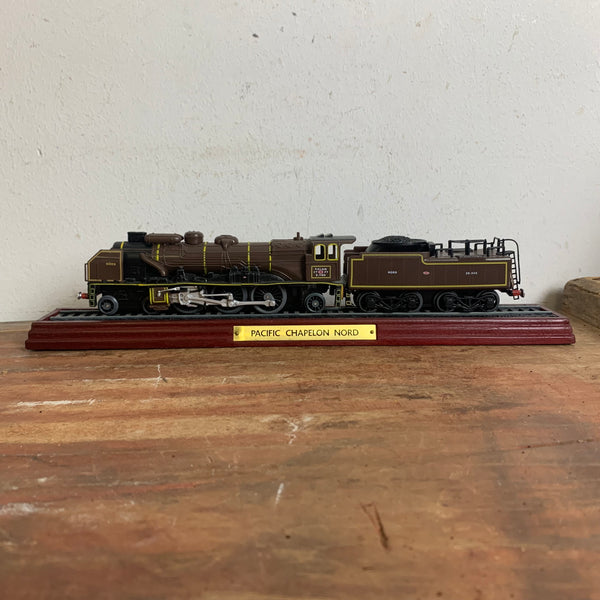 Vier Eisenbahnmodelle
