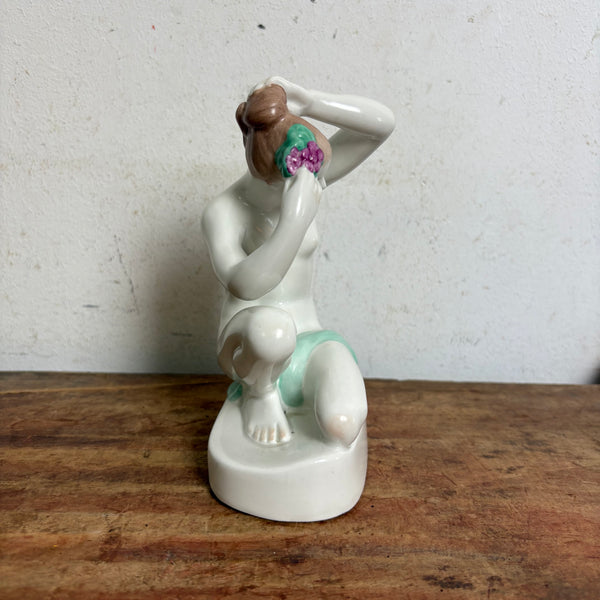 Vintage Porzellan Badende Akt Skulptur im Art Deco Stil von Aquincum