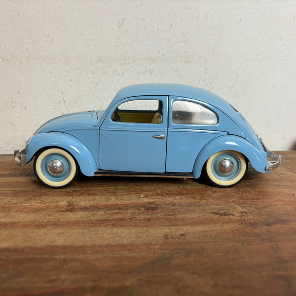 VW Käfer 1950 Coccinelle von Solido in hellblau