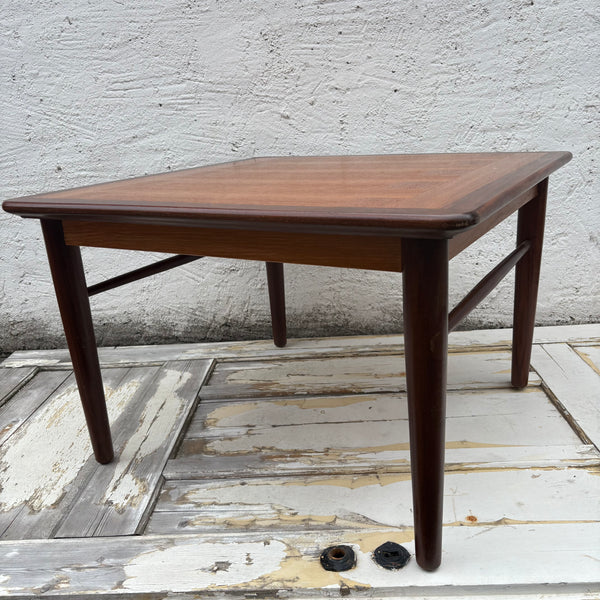 Vintage skandinavischer Design Teak Beistelltisch
