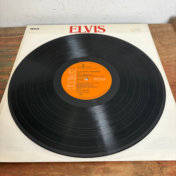 LP Elvis Presley A Legendary Performer - Volume 1