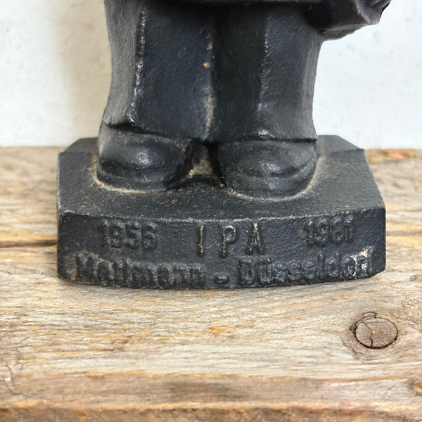 Vintage Figur Schutzmann mit Pickelhaube Gußeisen IPA Mettmann Düsseldorf