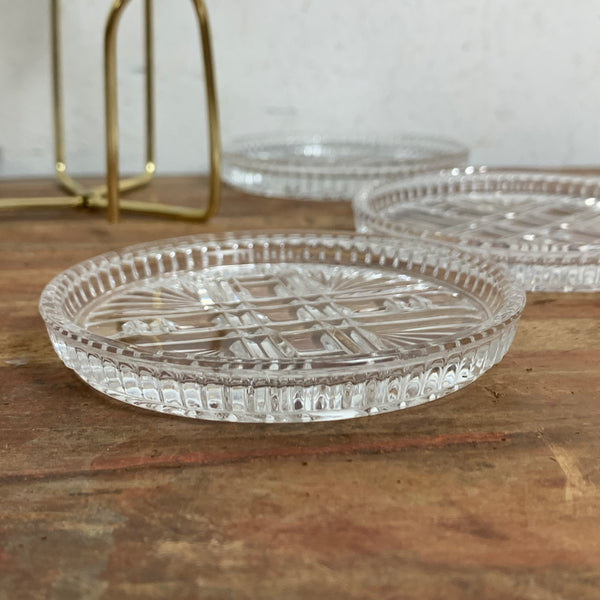 Mid Century Glas Untersetzer aus Bleikristall  im Drahtgestell