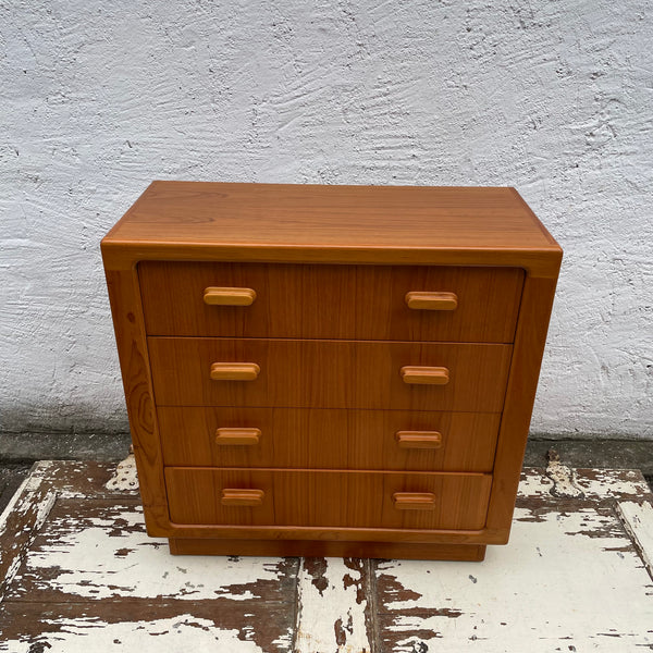 Vintage Mid Century Teakholzolz Kommode von Silkeborg
