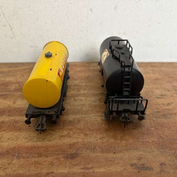2 Fleischmann Kesselwagen Shell und Avia Blech Spur H0
