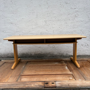 Vintage kleiner Kindertisch Schule von VS