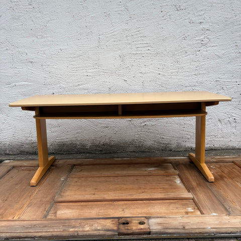 Vintage kleiner Kindertisch Schule von VS