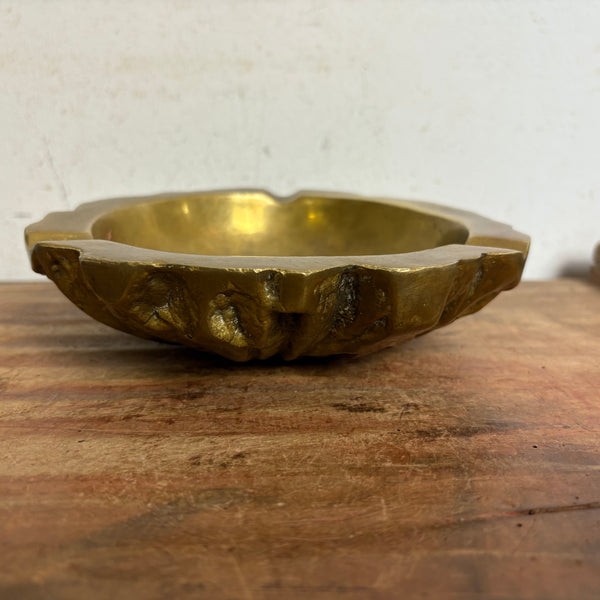 Vintage brutalistischer Mid Century Aschenbecher aus Bronze