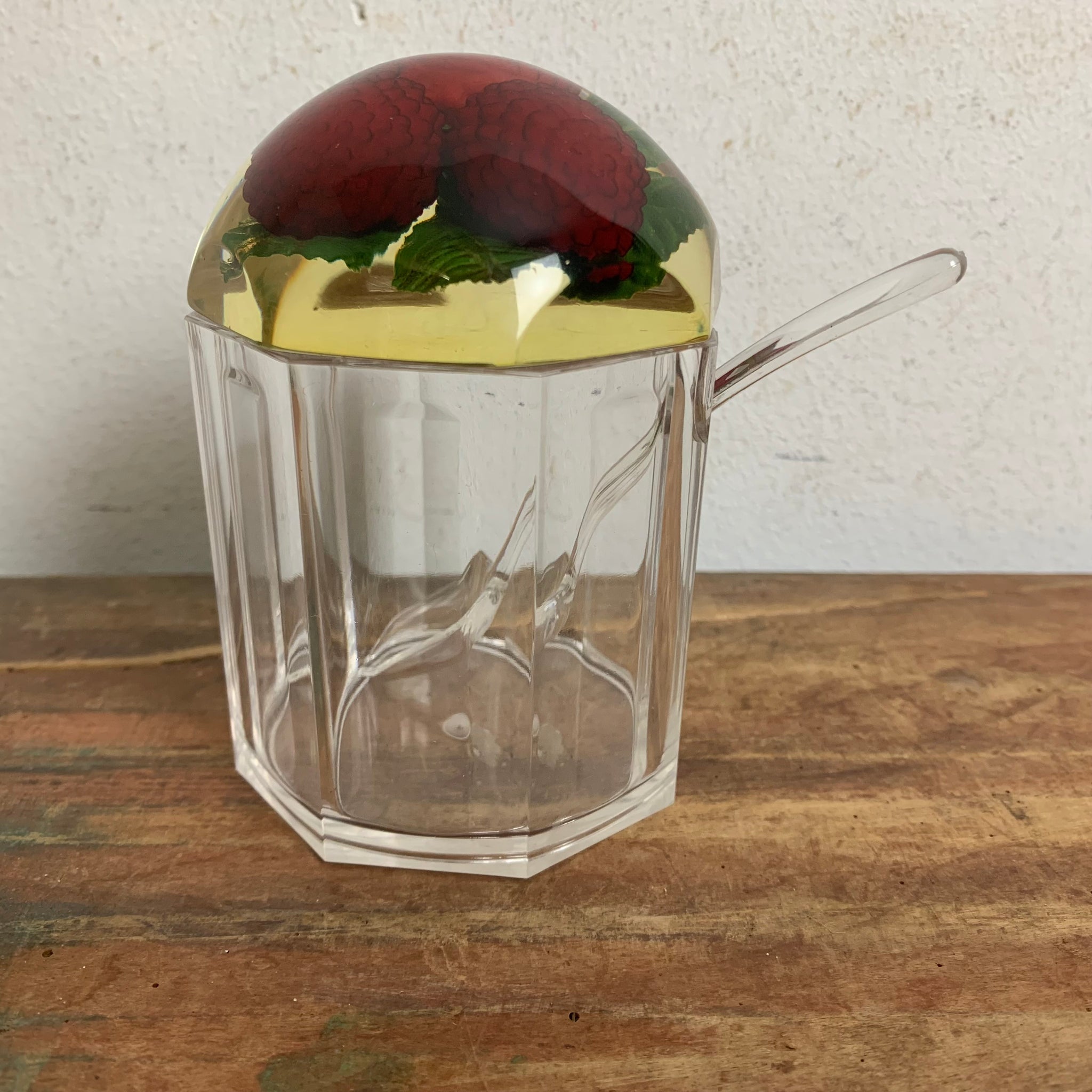 Vintage Marmeladendose aus Acrylglas Himbeere