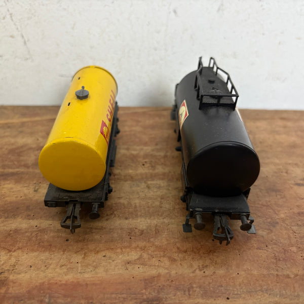 2 Fleischmann Kesselwagen Shell und Avia Blech Spur H0