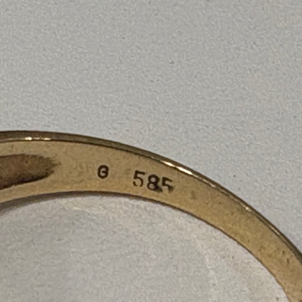 Goldring mit Rubin und Brillanten Besetzung aus 14 Karat Gold