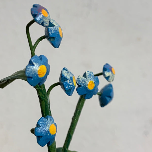 Blumenkind Mädchen mit Vergissmeinnicht von Hubrig