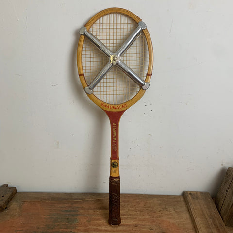 Vintage Holz Tennisschläger mit Spanner von Snauwaert