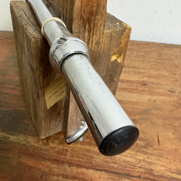 Oldtimer Small Type Straight Badge Bar von DESMO England