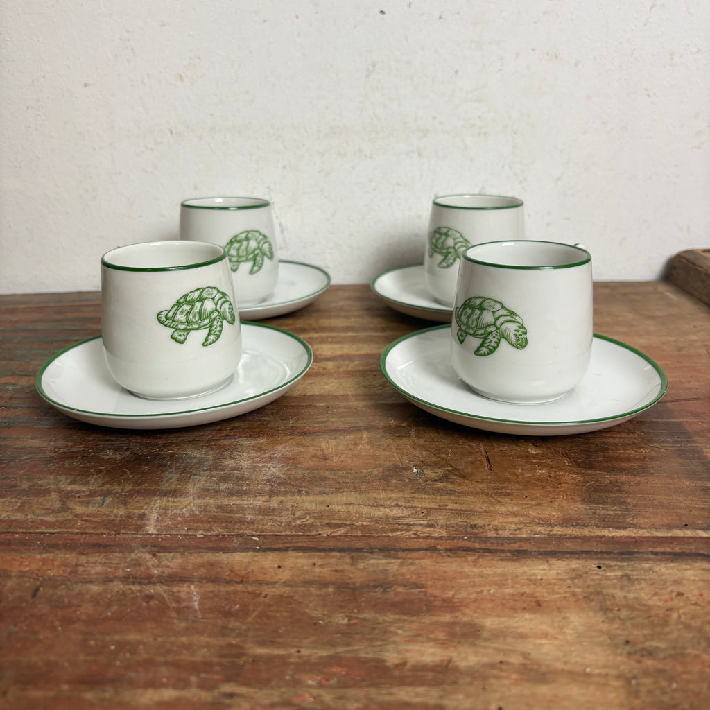 Vintage 4er Set Tassen mit Untertassen für Schildkrötensuppe – Trödelfuchs Vintage Shop