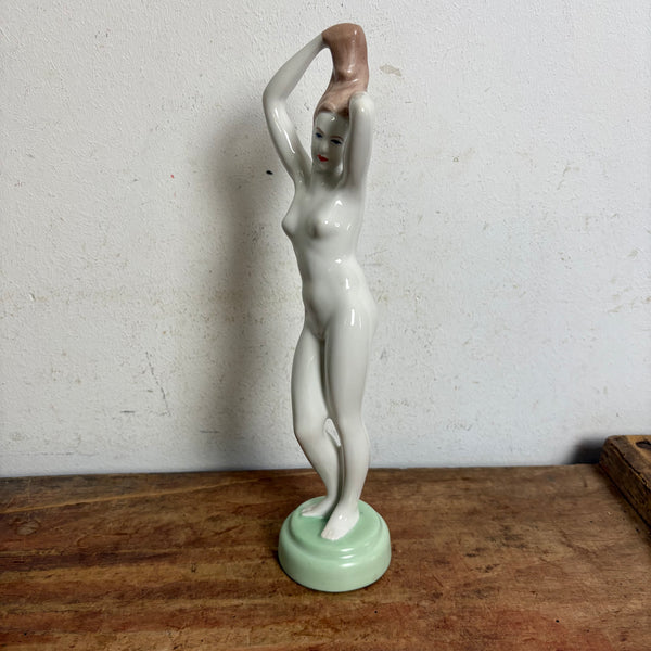 Vintage Porzellan Badende Akt Skulptur im Art Deco Stil von Aquincum