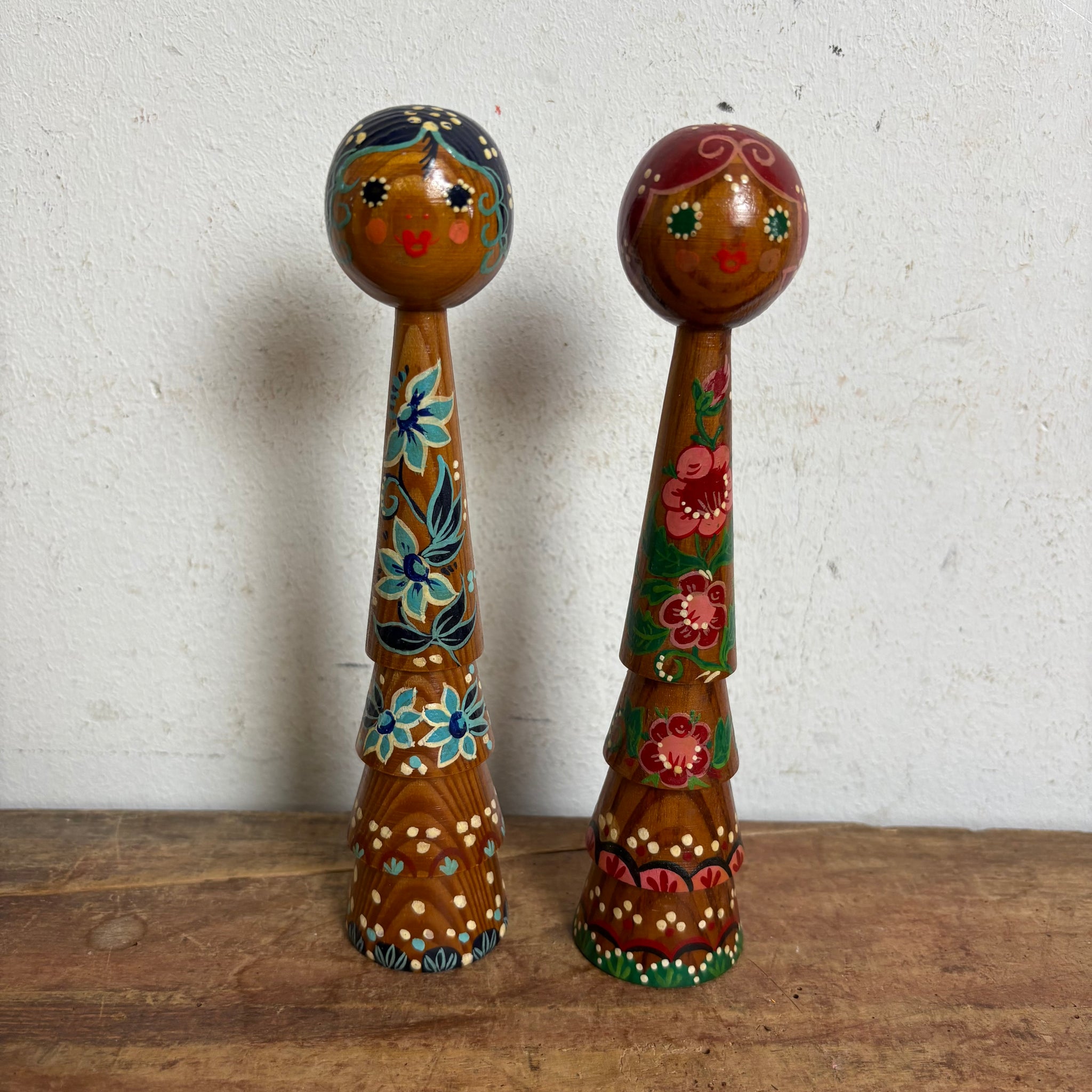 2 vintage Folklore Holz Puppen