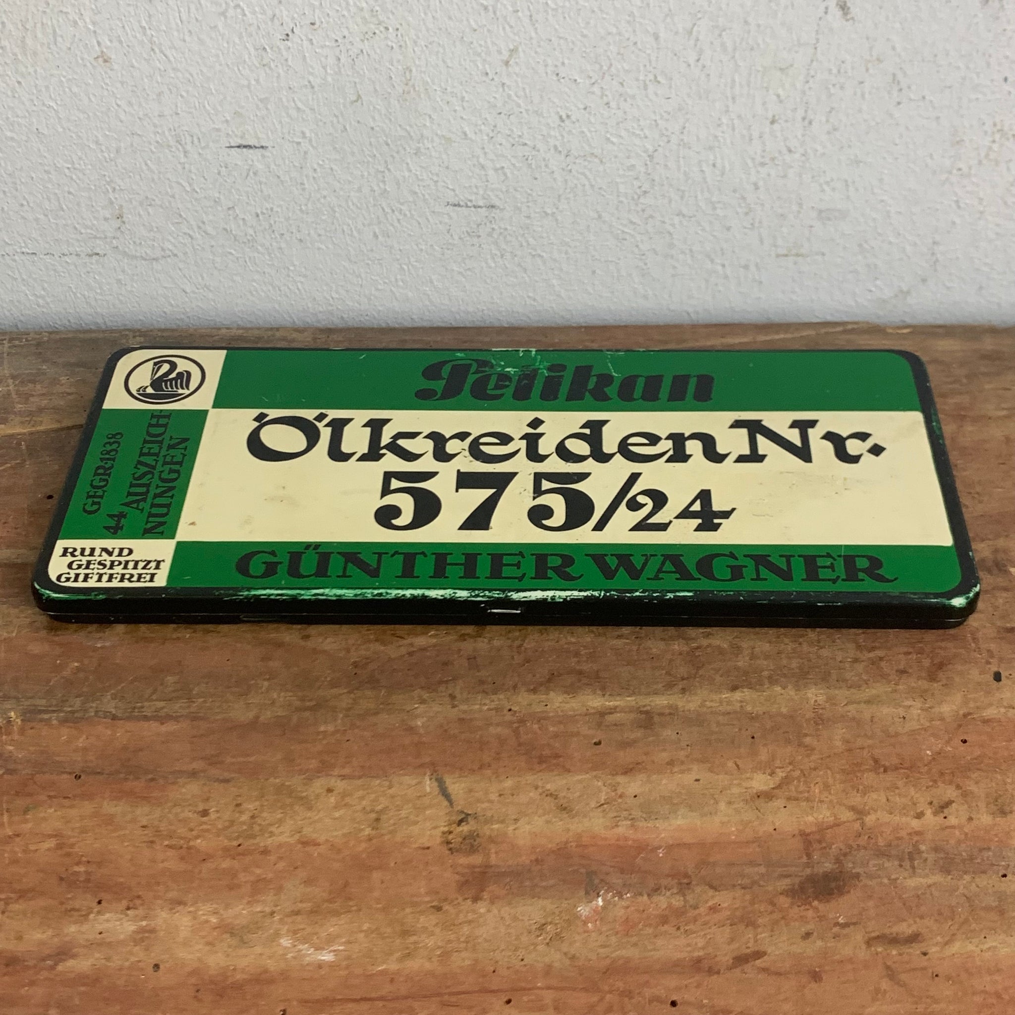 Vintage Blechdose Ölkreide No.
575/24 von Pelikan