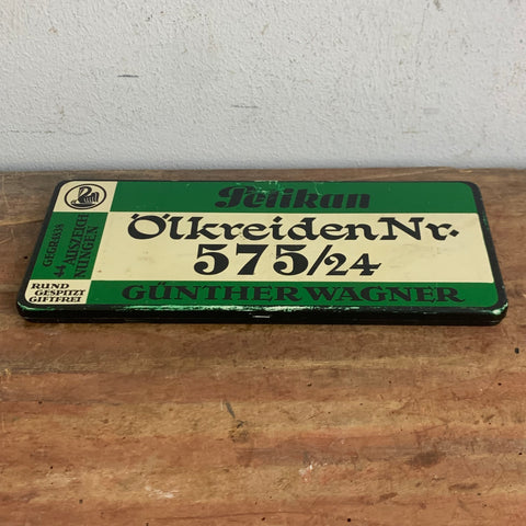 Vintage Blechdose Ölkreide No.
575/24 von Pelikan