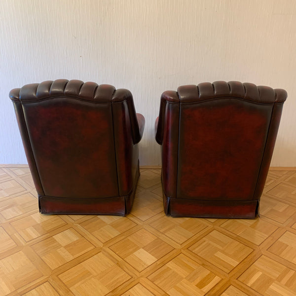 2 vintage Chesterfield Sessel in dunkelrot