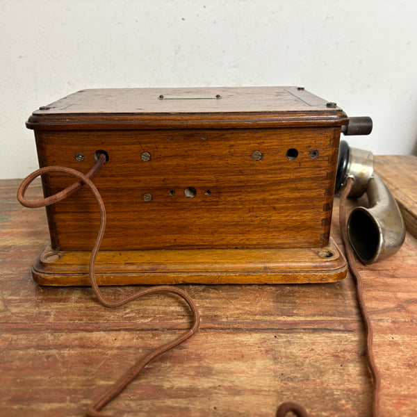 Antikes Wandtelefon