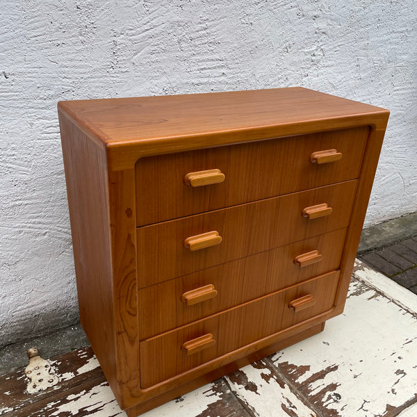 Vintage Mid Century Teakholzolz Kommode von Silkeborg