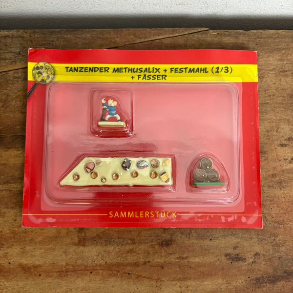 Asterix Das gallische Dorf Figur  Nr. 10 TANZENDER METHUSALIX + FESTMAHL (1/3) + FÄSSER von Hachette