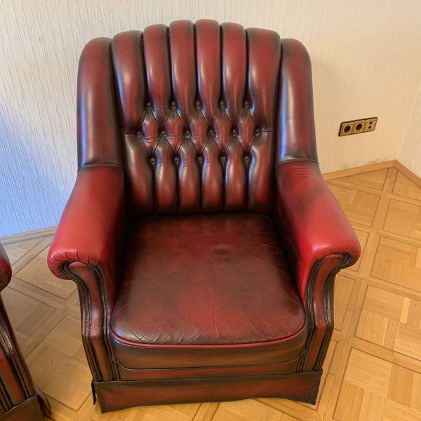 2 vintage Chesterfield Sessel in dunkelrot