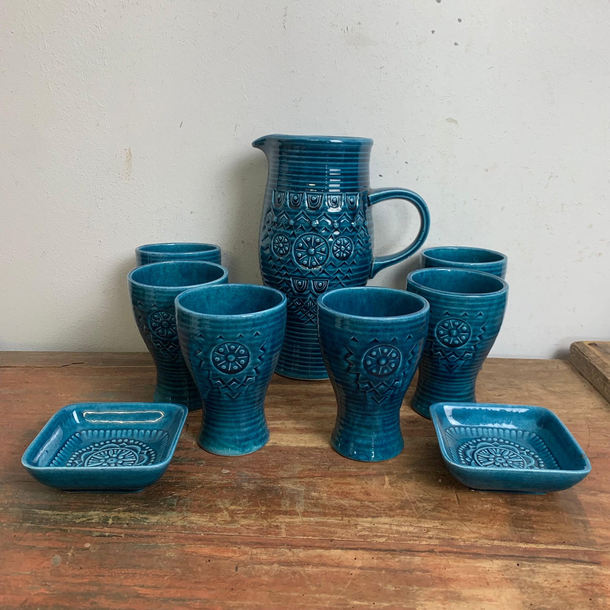 Vintage Keramik Karaffe mit Bechern – Trödelfuchs Vintage Shop