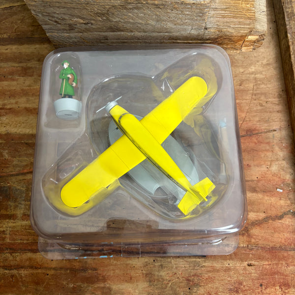 Modell Figur und Buch Tim und Struppi Das Gelbe Flugzeug von Bazaroff mit Basil Bazaroff aus Das zerbrochene Ohr