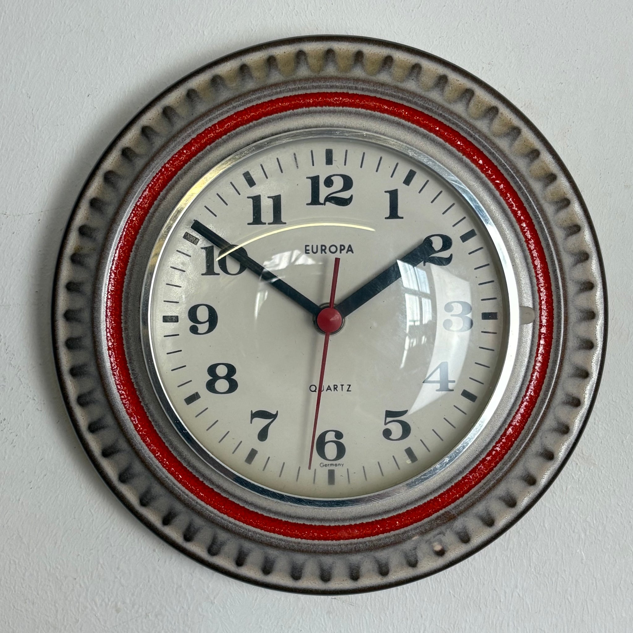 Vintage Keramik Wanduhr von Europa