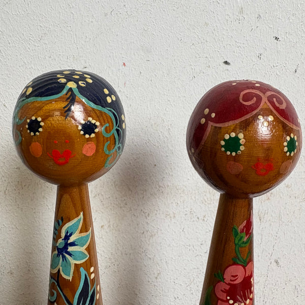 2 vintage Folklore Holz Puppen