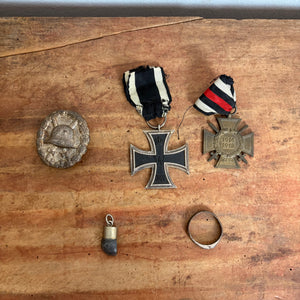 Konvolut Schlacht an der Somme im Ersten Weltkrieg Orden Ehrenkreuz Frontkämpfer Eisernes Kreuz Verwundetenanzeichen Patriotischer Ring Blei Gewehrkugel 1914 - 1918