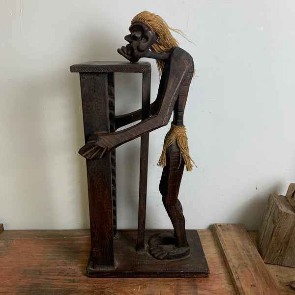 Afrika Holz Figur Asmat Schutzgeist als CD Ständer