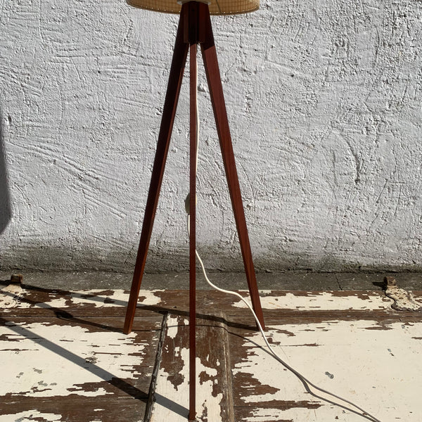 Vintage Dänische Mid Century Tripod Stehlampe