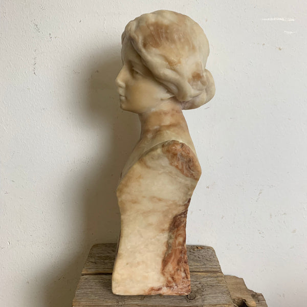 Marmor Büste einer jungen Frau von Fritz Kochendörfer