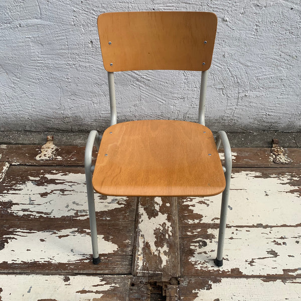 Vintage Stahlrohr Stapelstuhl Schulstuhl